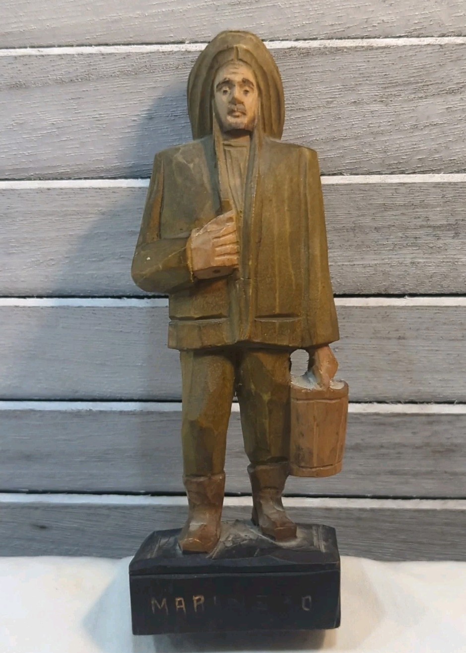 Vtg hand-carved wooden figurine. Man carrying bucket. Base 