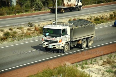 LKW Foto Hino 500 FM 2627 Kipper Australien weiß Dirt E Girl #g8ew