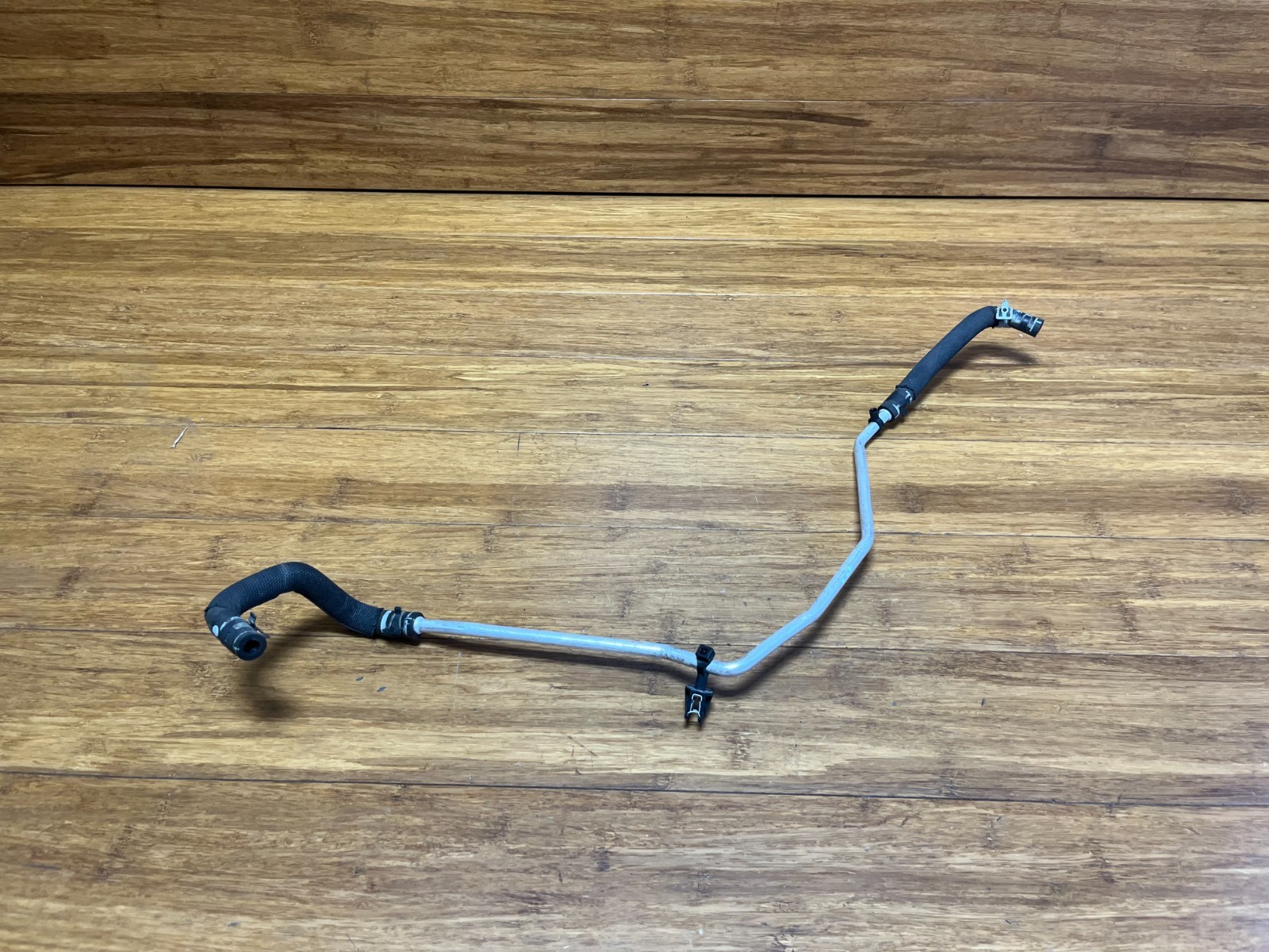 2016-2024 Audi R8 4S Rear Right Side Expansion Breather Tank Pipe 4S0121081N OEM