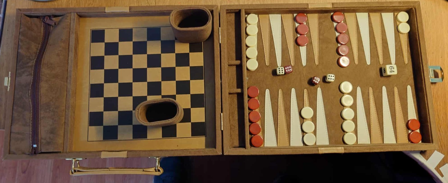 Travellingbackgammonandchessset-vintage