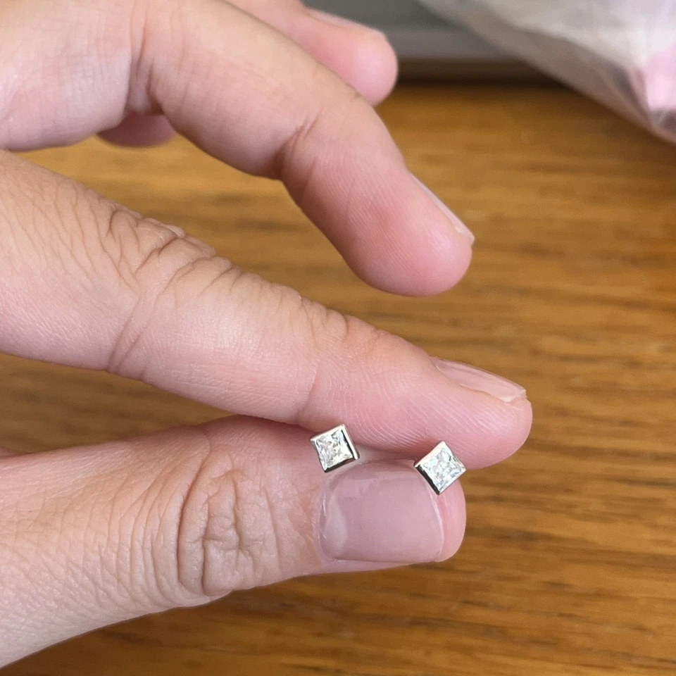 Solid heavy platinum PT950 diamond earrings - Image 2 of 4