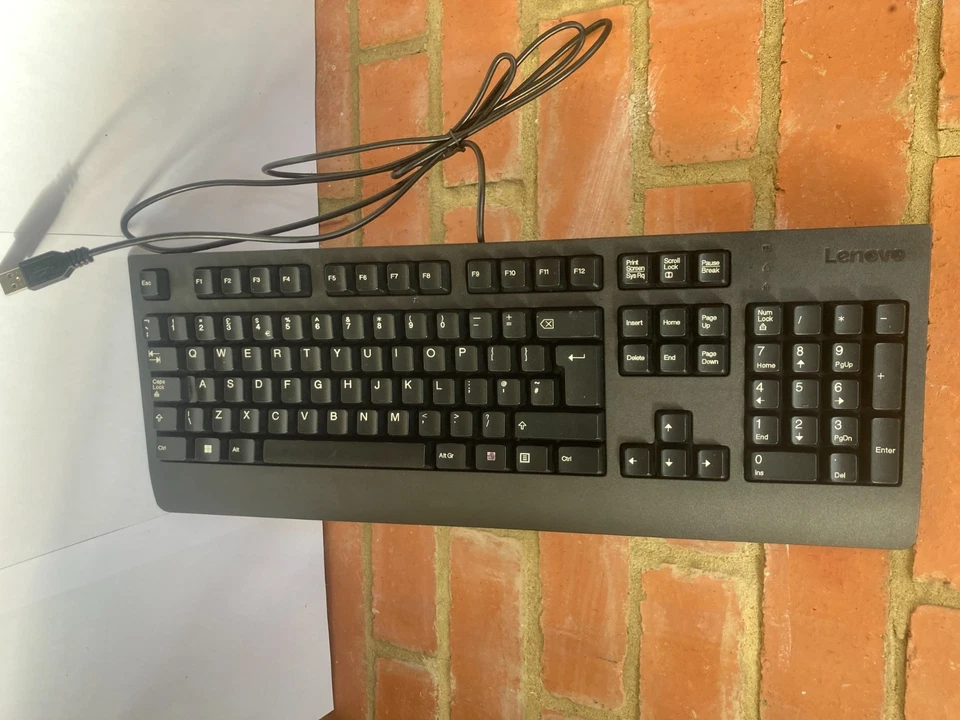 Lenovo USB Keyboard UK QWERTY Black 00XH726 full Size Numeric Keys UK Stock NEW - Image 4 of 4