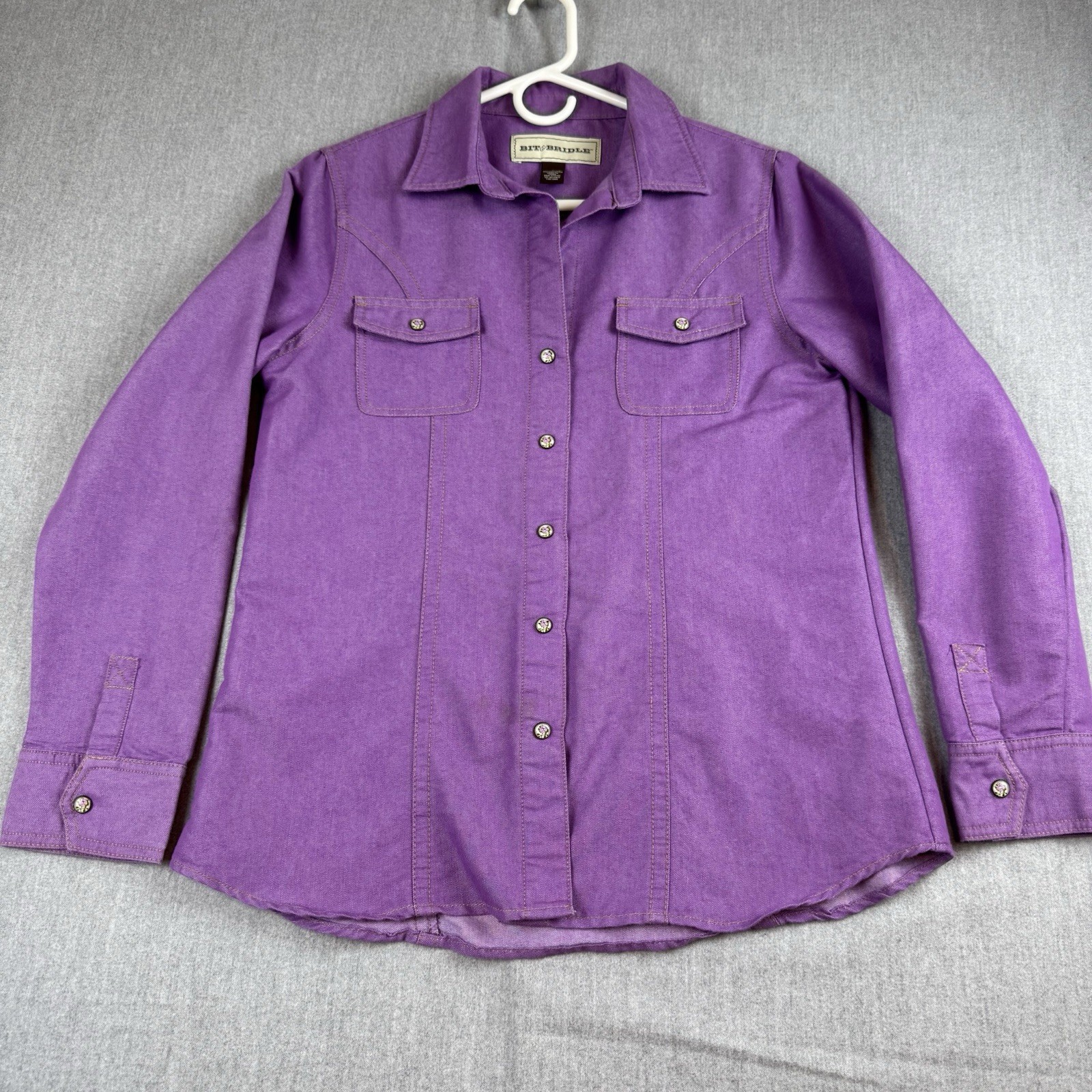 Camisa Western Bit & Bridle Denim Abotonada con Cierres a Presión y Bolsillos en el Pecho Pequeña