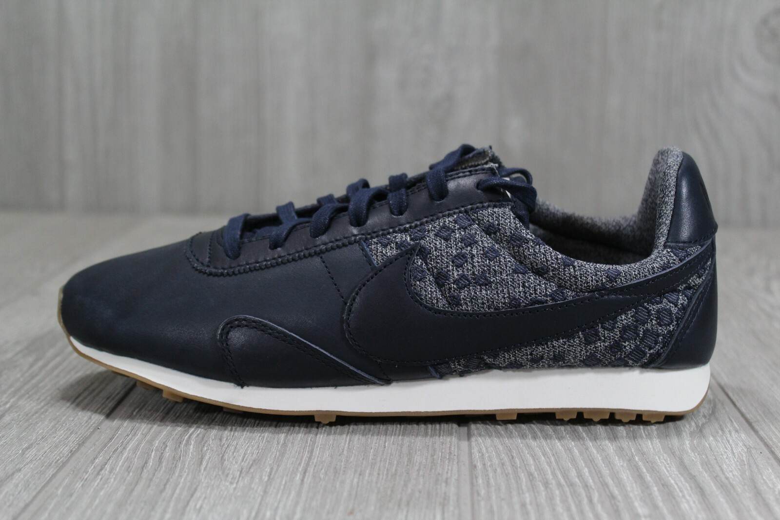 nike pre montreal racer tape