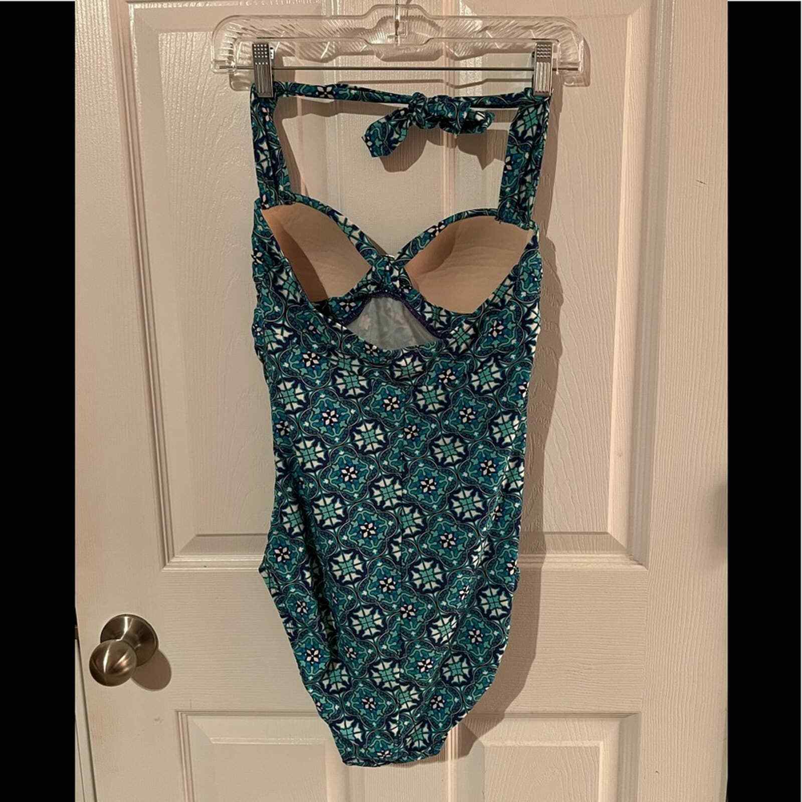 Assets by Spanx One Piece Swimsuit S Gem