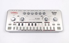 Cyclone Analogic TT-303 Bass Bot analog Bass ...