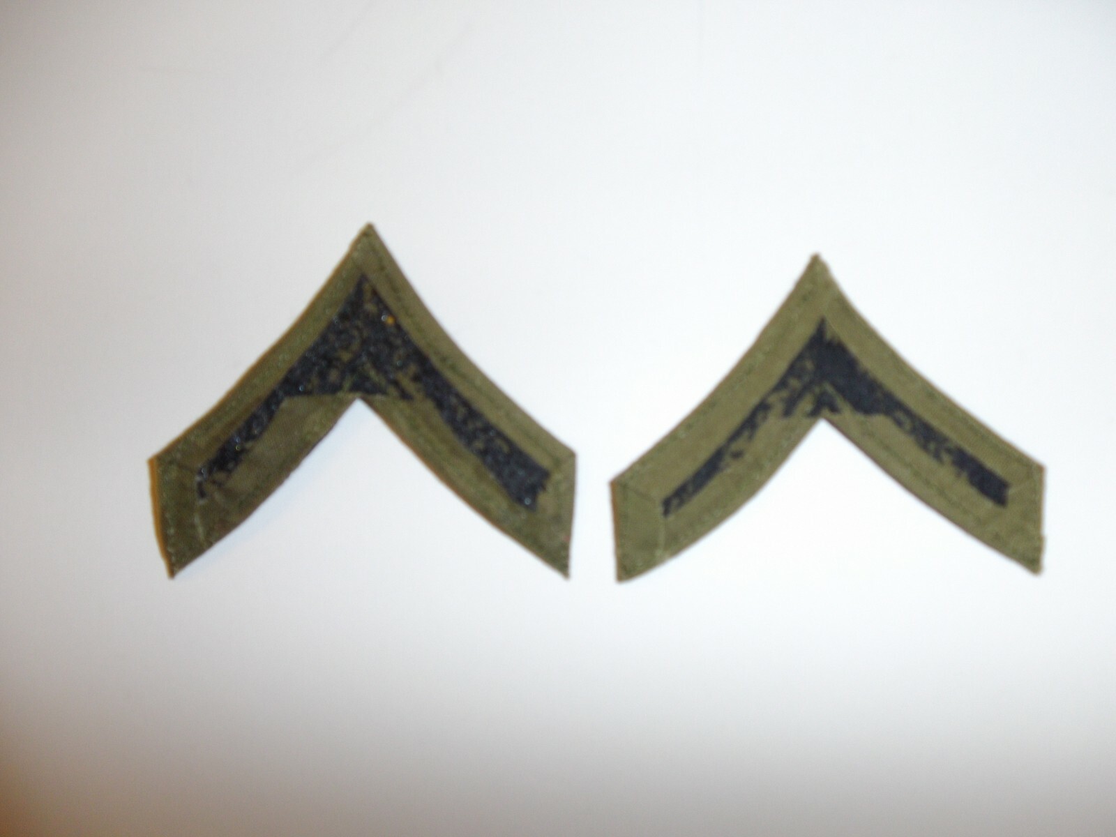e3997p Vietnam US Army Rank Chevron PFC Private First Class E-2 pair hnd emb R1C