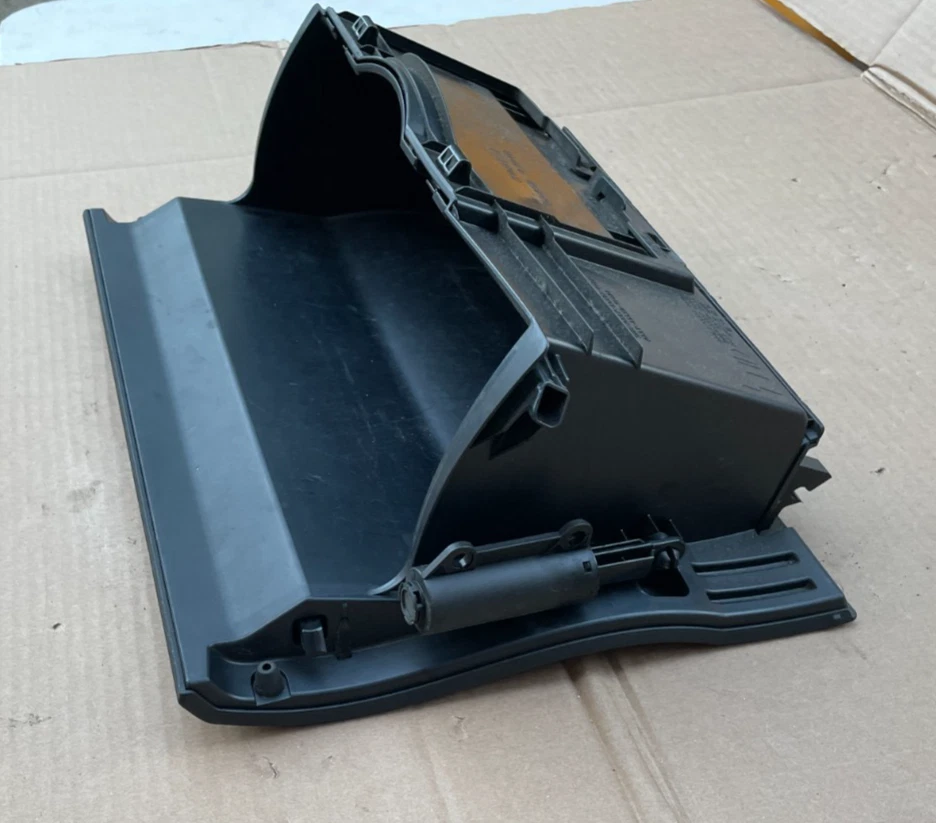 Guantera superior Toyota Prius V 2012-2017 55440-47020 OEM Foto 3 de 4