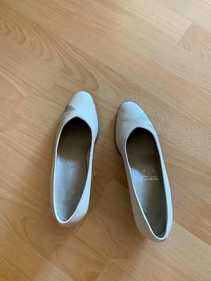 NEU;   Pumps Jenny bei Ara Echtleder Beige Farbe  Gr. 38,5