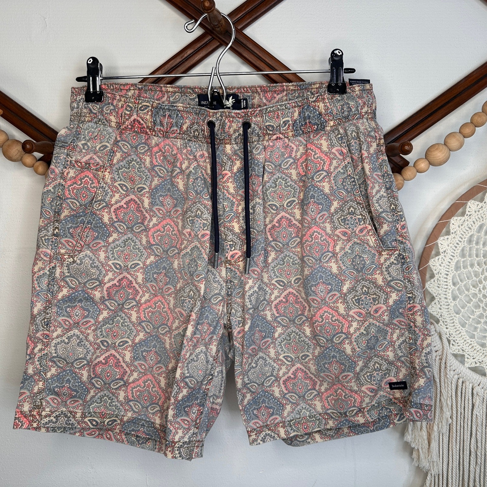 Industrie Australia Pattern Drawstring Shorts M - image 1