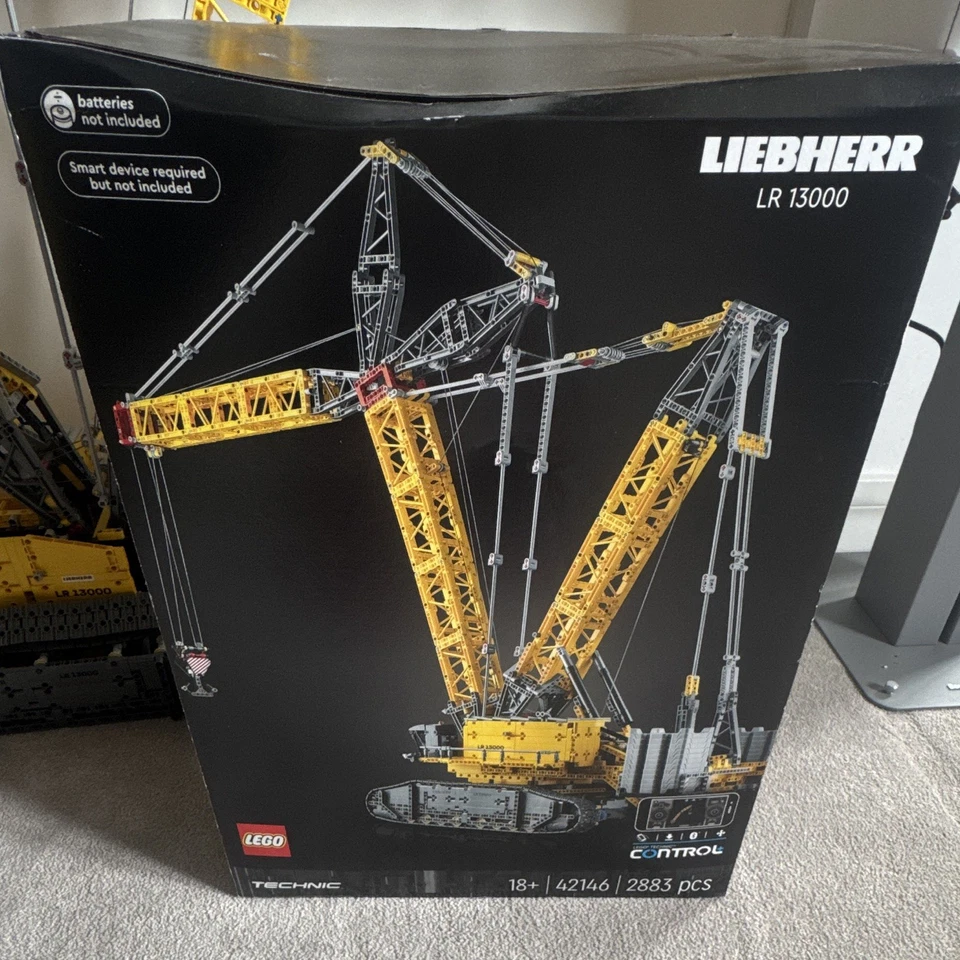 LEGO TECHNIC -42146 Liebherr Crawler Crane LR 13000 part built and now rebagged, photo 2 of 5