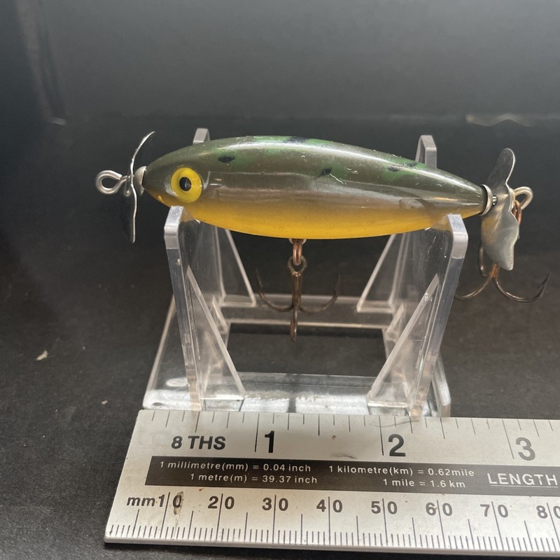 Vintage Fishing Lure (item 122)