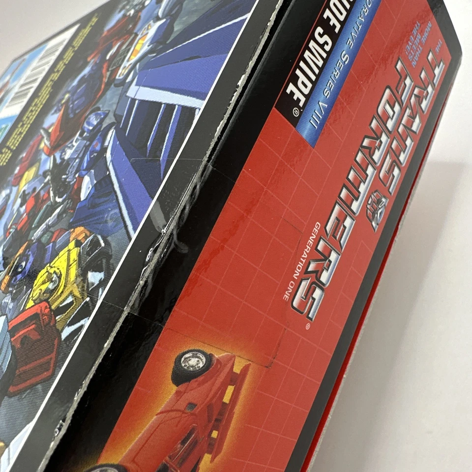 Transformers Hasbro G1 Reissue Sideswipe TRU Exclusive Commemorative Series VIII - Image 4 of 4