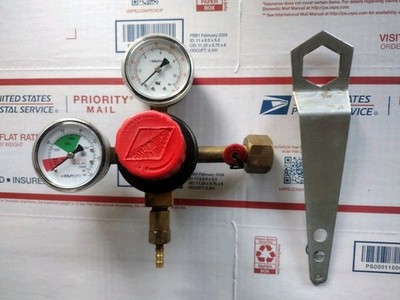 Taprite Co2 Gas regulator Soda, Beer, Homebrew Beverage Systems 0-160/2000