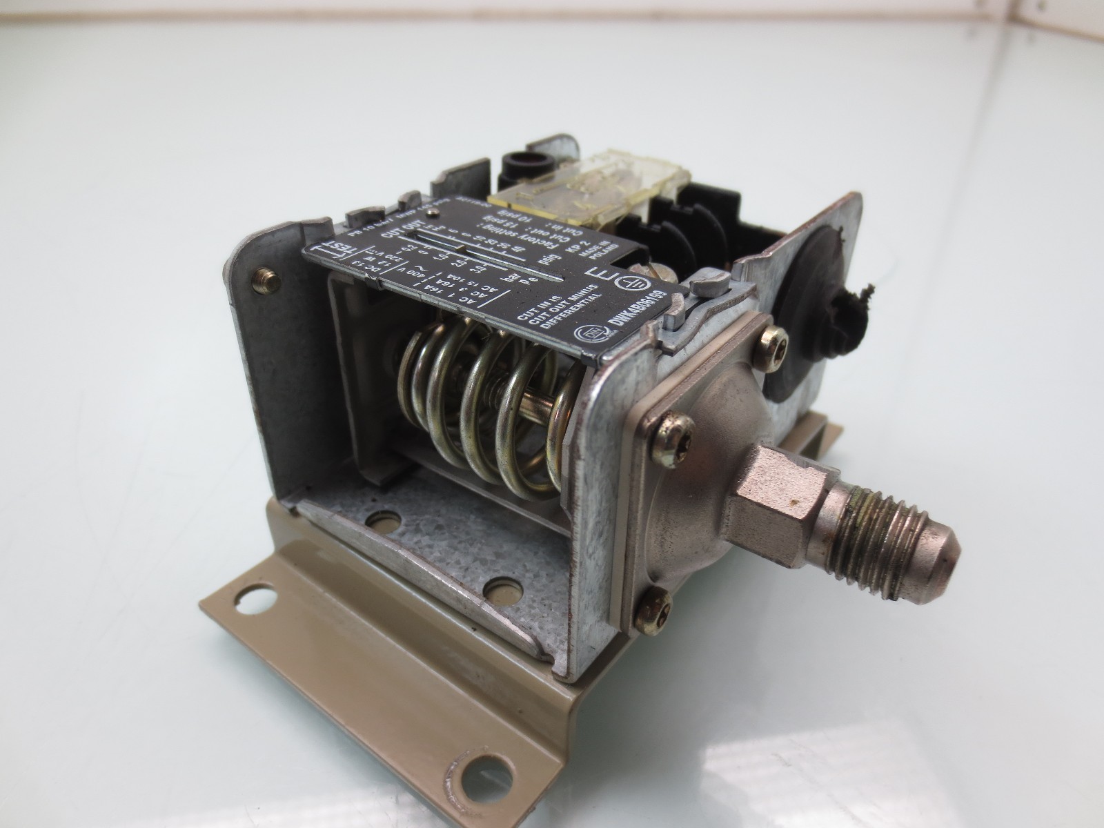 Danfoss X13200305-01 Differential Pressure Transmitter DWK4B06199 