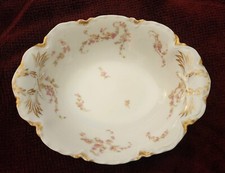 VINTAGE HAVILAND LIMOGES FRANCE SCALLOPED GOLD TRIM PINK ROSES OVAL SERVING BOWL