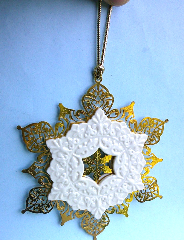 Lenox Pierced Snowflake Charm Christmas Tree Ornament with tag 2.5"