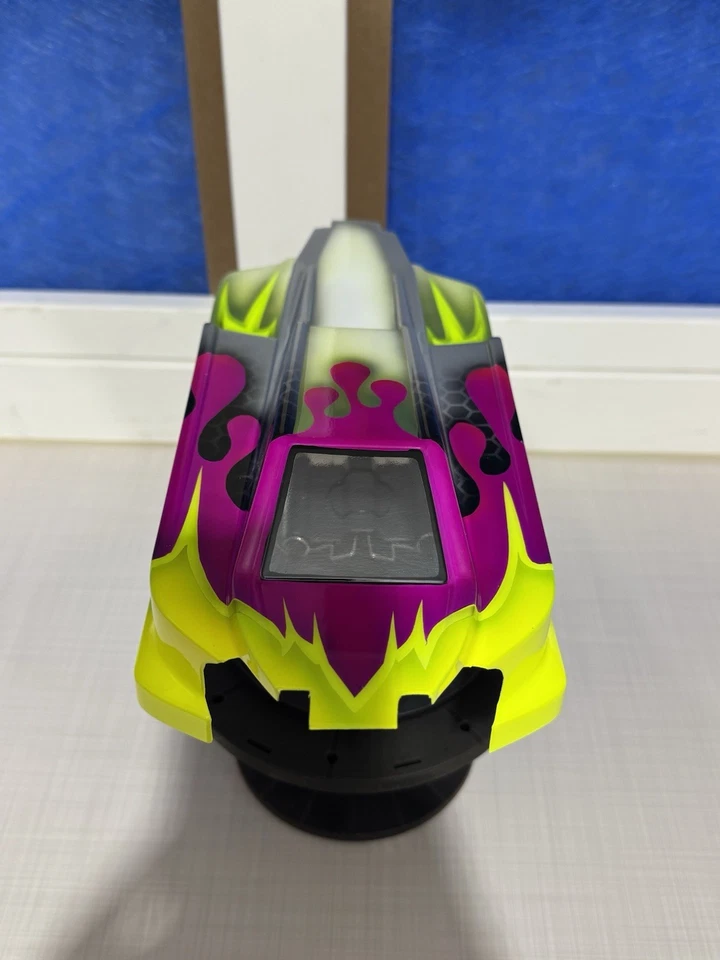 New Pro-Line AE B74 Custom Painted Body Team Associated - Image 2 of 4