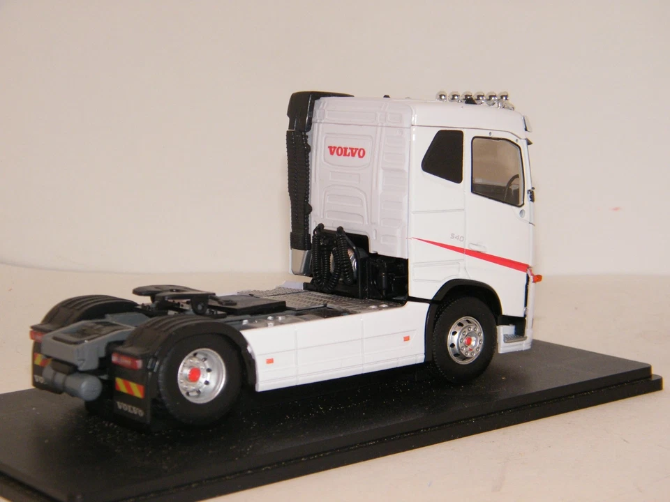 TRACTEUR VOLVO FH4 TOIT BAS CHRISTIAN BALLET ELIGOR Réf 117668, c'est le seul - Photo 3/4