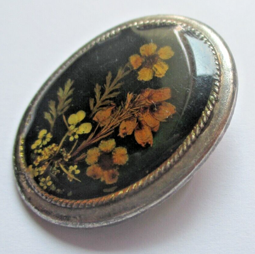 French Art Nouveau 18k Gold Brooch of a woman by Victor de