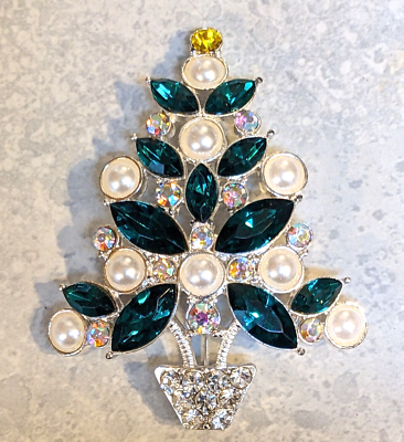 avon christmas tree brooch