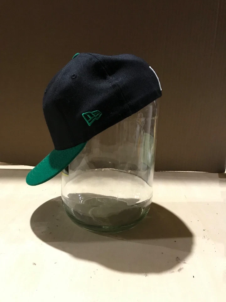 Gorra ajustada New Era 59FIFTY Boston Celtics con bandera. Gorra talla 7. 100% lana Foto 2 de 4