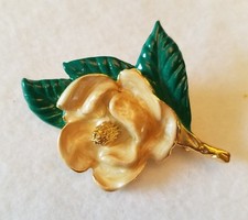 UNBRANDED GOLDTONE BEIGE ROSE BROOCH PIN 2 1/4" X 1 3/4" MADE IN USA