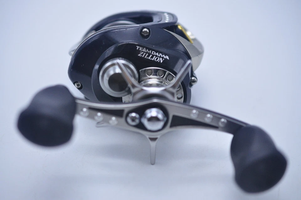 2009 Team Daiwa Zillion 100 Limited Right 7.3:1 Gear BaitCasting Reel Very Good - image 4 of 4