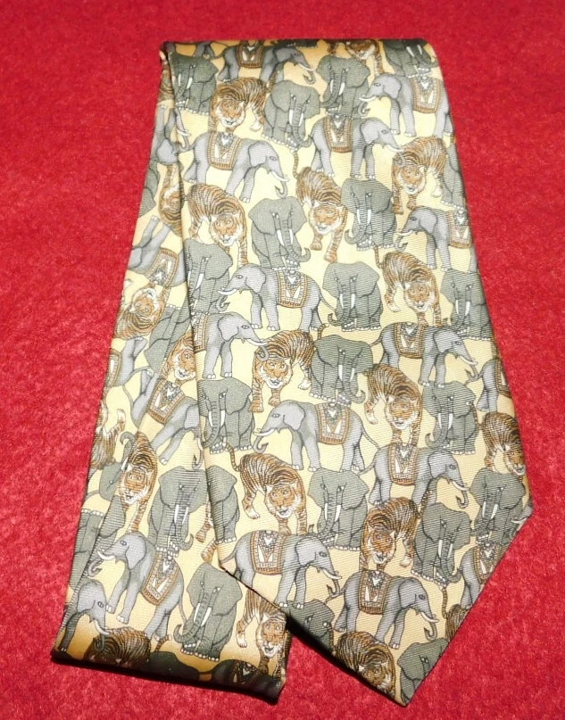 BERT PULITZER HECHO EN EE. UU. CORBATA ESTAMPADO ANIMAL AMARILLO/VERDE/MARRÓN - CORBATAS PARA EL CUELLO. Foto 2 de 3