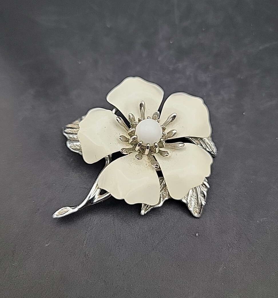 【タグ付】MARRYME SUMMER PEARLFURIFURIBULOUSE Sarah Cov Summer Magic 1964 White Enamel Flower Faux Pearl Silver