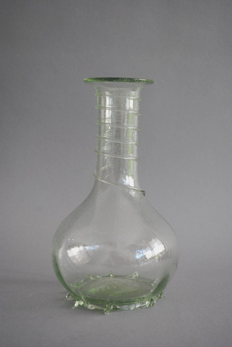 Alte Glasvase / Grünglas / Abriß / Höhe 21 cm Durchmesser Bauch 12 cm / 20 Jhd.