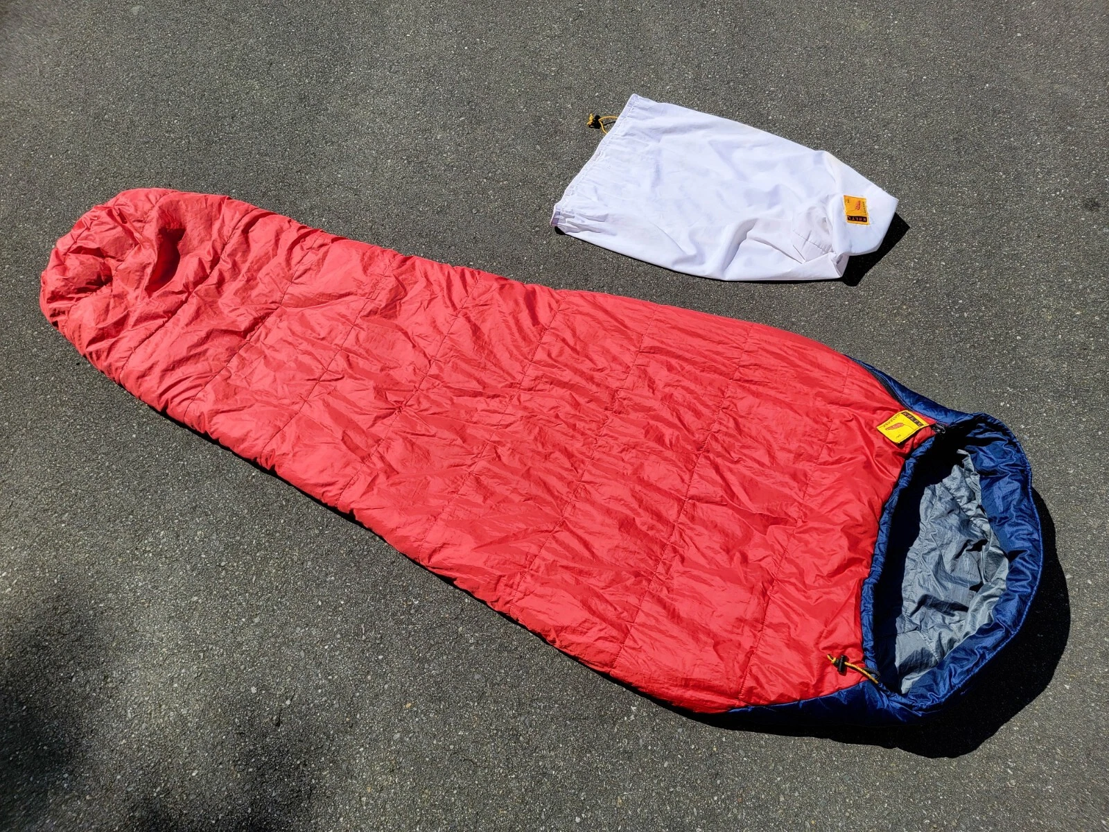 KELTY Cayenne 3-D VTG 1998 Polarguard +20 Degree RH Zip Mummy Reg Sleeping Bag