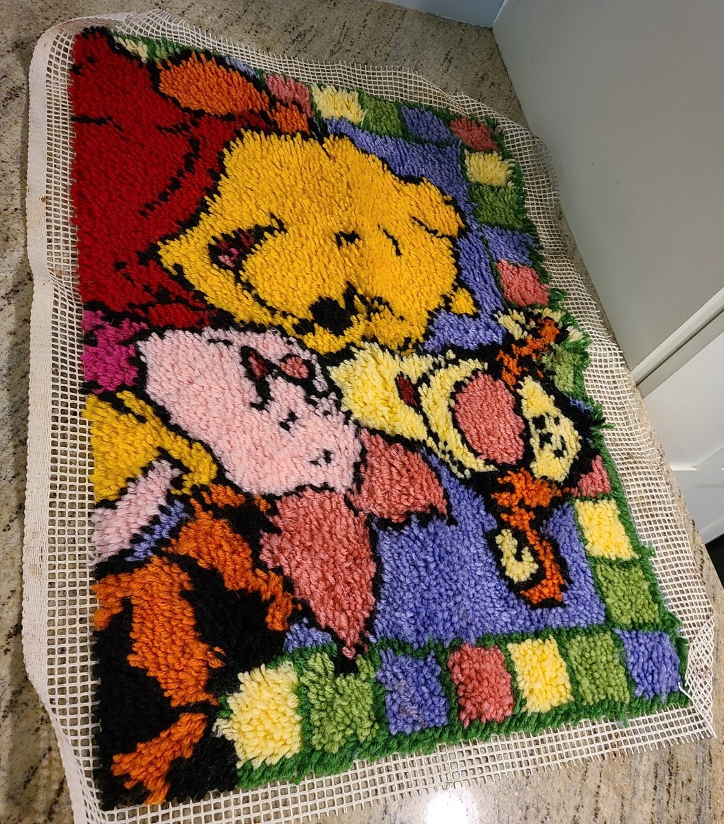 Winnie the Pooh, Tigger, Piglet HUNDRED ACRE HUG LATCH HOOK