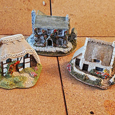 Lilliput Lane Handmade Resin Cottage Houses Sawrey Gill Tanners Strawberry 1997