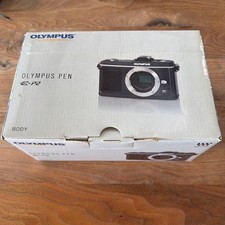 OLYMPUS PEN E P2 body and lens set
