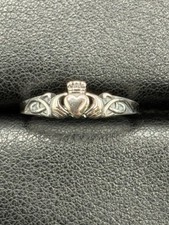 New Condition Sterling Silver Celtic Claddagh Ring Size 7 B26