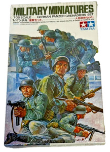 TAMIYA 1:35 SCALE MILITARY MINIATURES " GERMAN PANZER GRENADIERS SET " # 35061