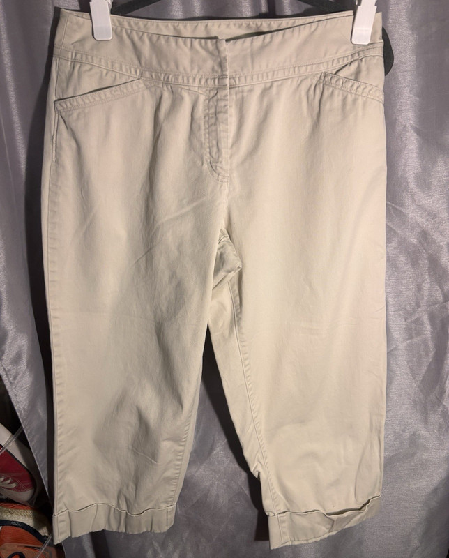 Rafaella Women's Beige Solid Capri Pants Cotton/Spandex Stretch Flat Front