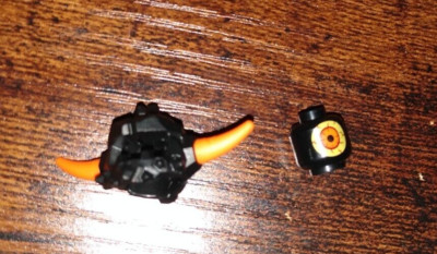 LEGO NEXO KNIGHTS: Jestro's Evil Mobile #70316 Head & helmet w/horns only, pics