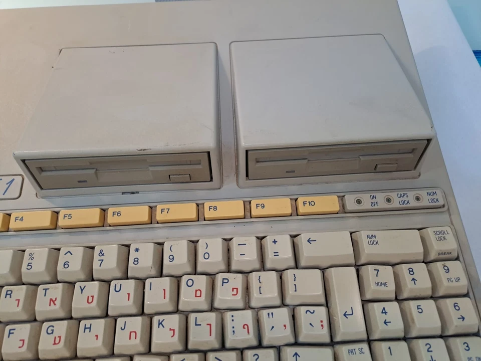 Ordenador Prodest PC1 vintage con dos unidades Foto 4 de 4