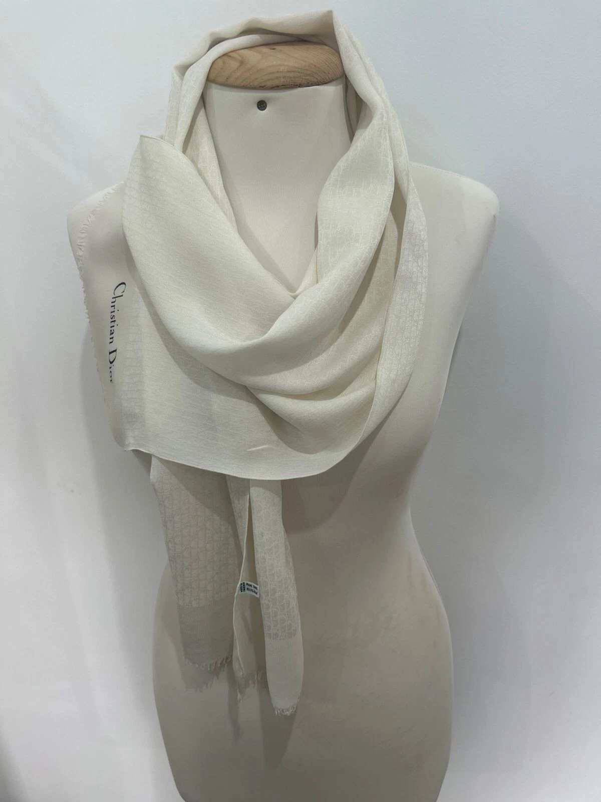 S11# Foulard Christian Dior monogramme en soie fabriqué en France 50/12 pouces a des taches