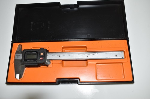 Fowler & NSK Max-Cal Electronic Digital Caliper 6" & Case (TTA23) - Picture 2 of 5