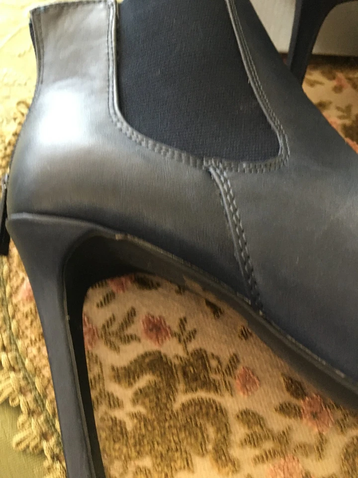 BRECKELLE'S LADIES SIZE 8M BLUE ANKLE HIGH BOOTS - Image 3 of 4