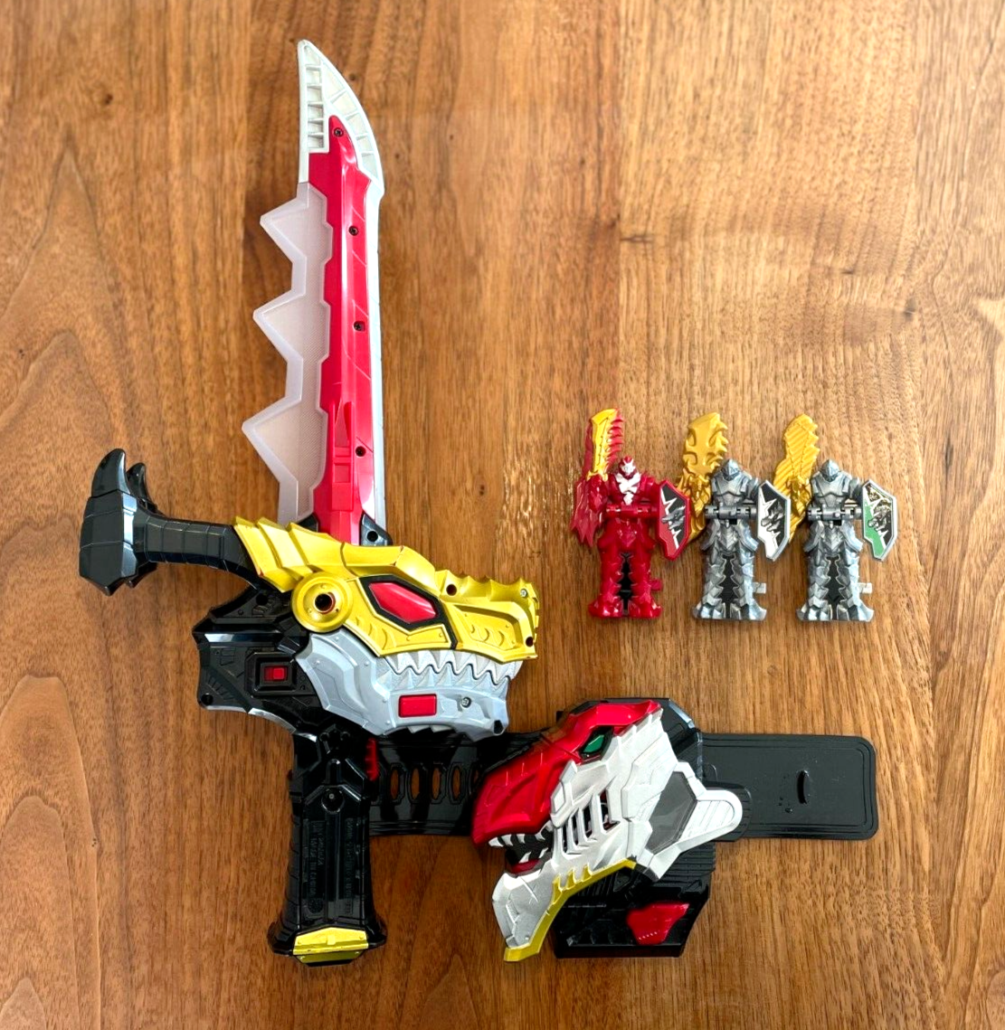 Power Rangers Dino Fury Ryusoulger DX Sword Changer Morpher, 3