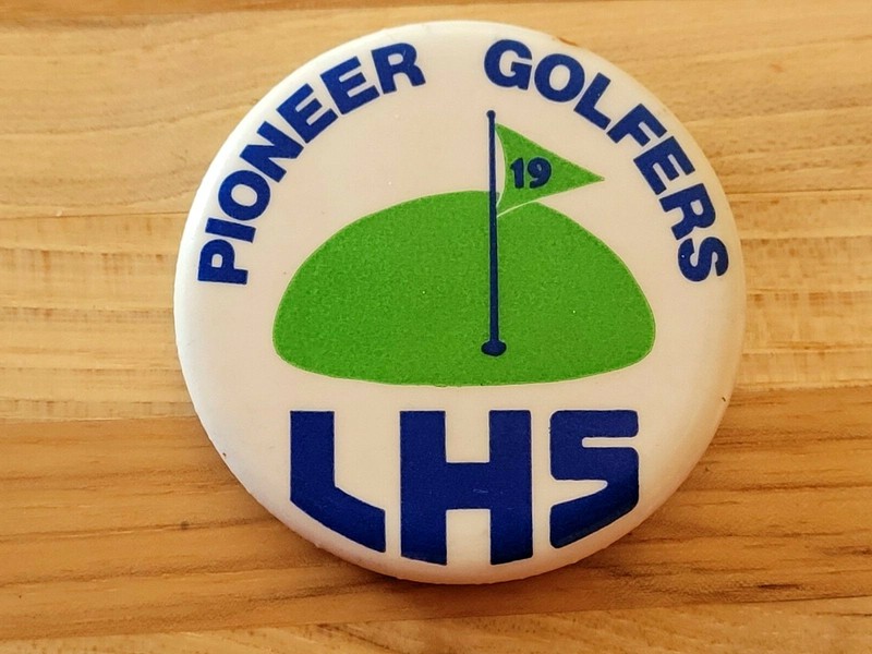 Vintage PIONEER GOLFERS LHS 19th Hole Pinback Button 