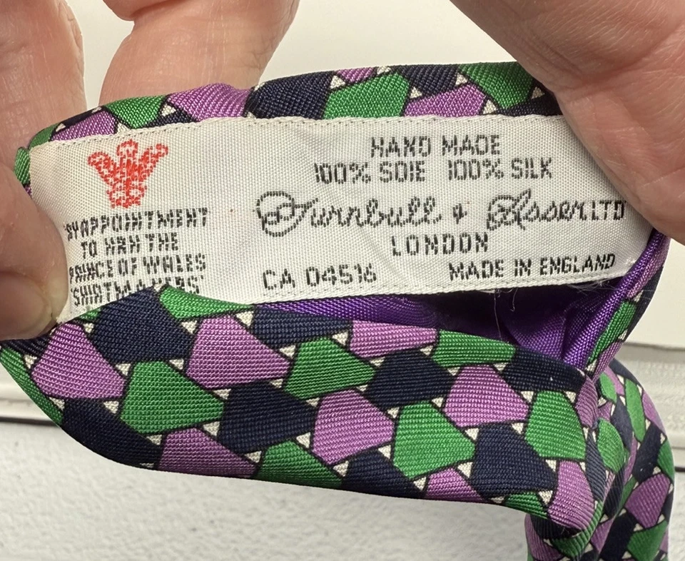 Corbata de seda vintage Turnbull & Asser Príncipe de Gales Inglaterra púrpura/verde geométrica Foto 4 de 4