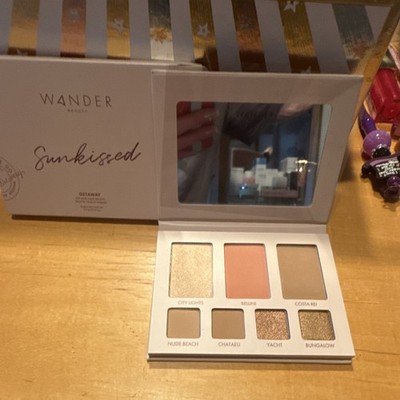 Wander Beauty Getaway Eye & Face Palette Sunkissed 7 Shade Pressed Powder Mirror