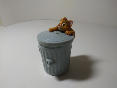 DAMAGED 1996 Oliver and Company Disney View Finder Trash Can Burger King Toy
