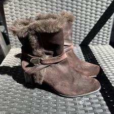 Stuart Weitzman Boots Womens 6.5 Brown Leather Faux Fur Heels Buckle Round Toe