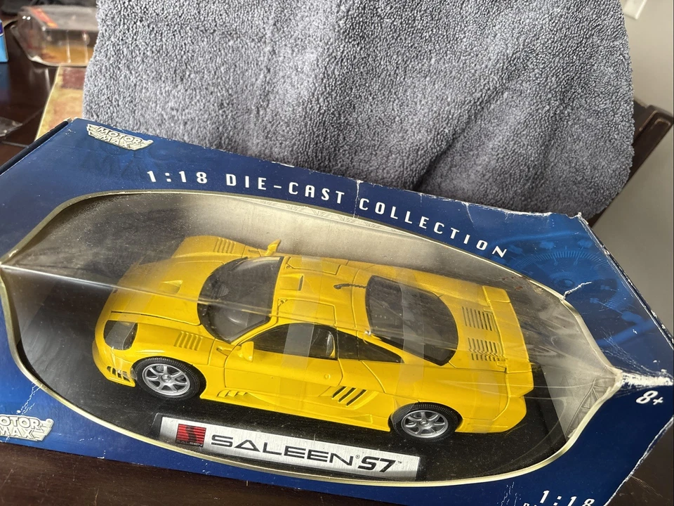 1/18 Scale Diecast Car Saleen S7 Yellow by Motormax Model Collectible - Image 3 of 4